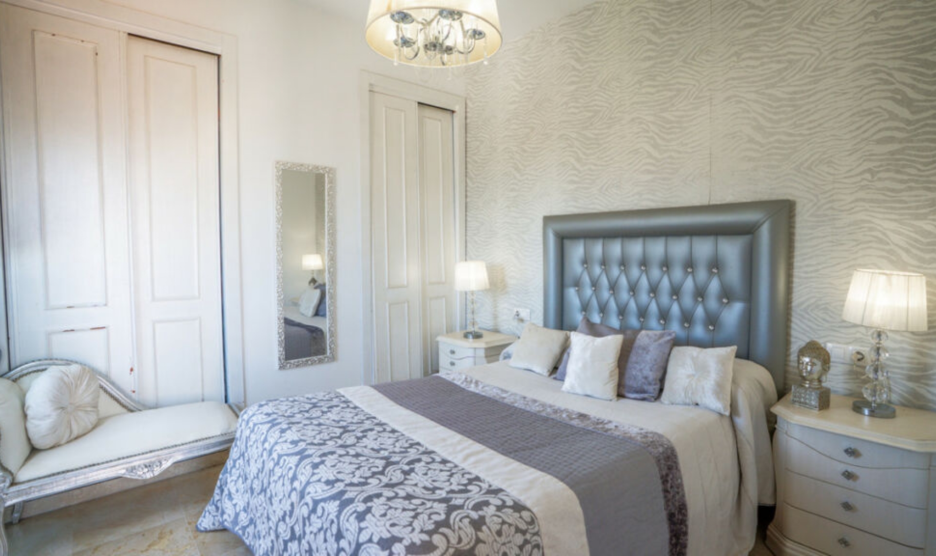 Resale - Apartment -
Estepona