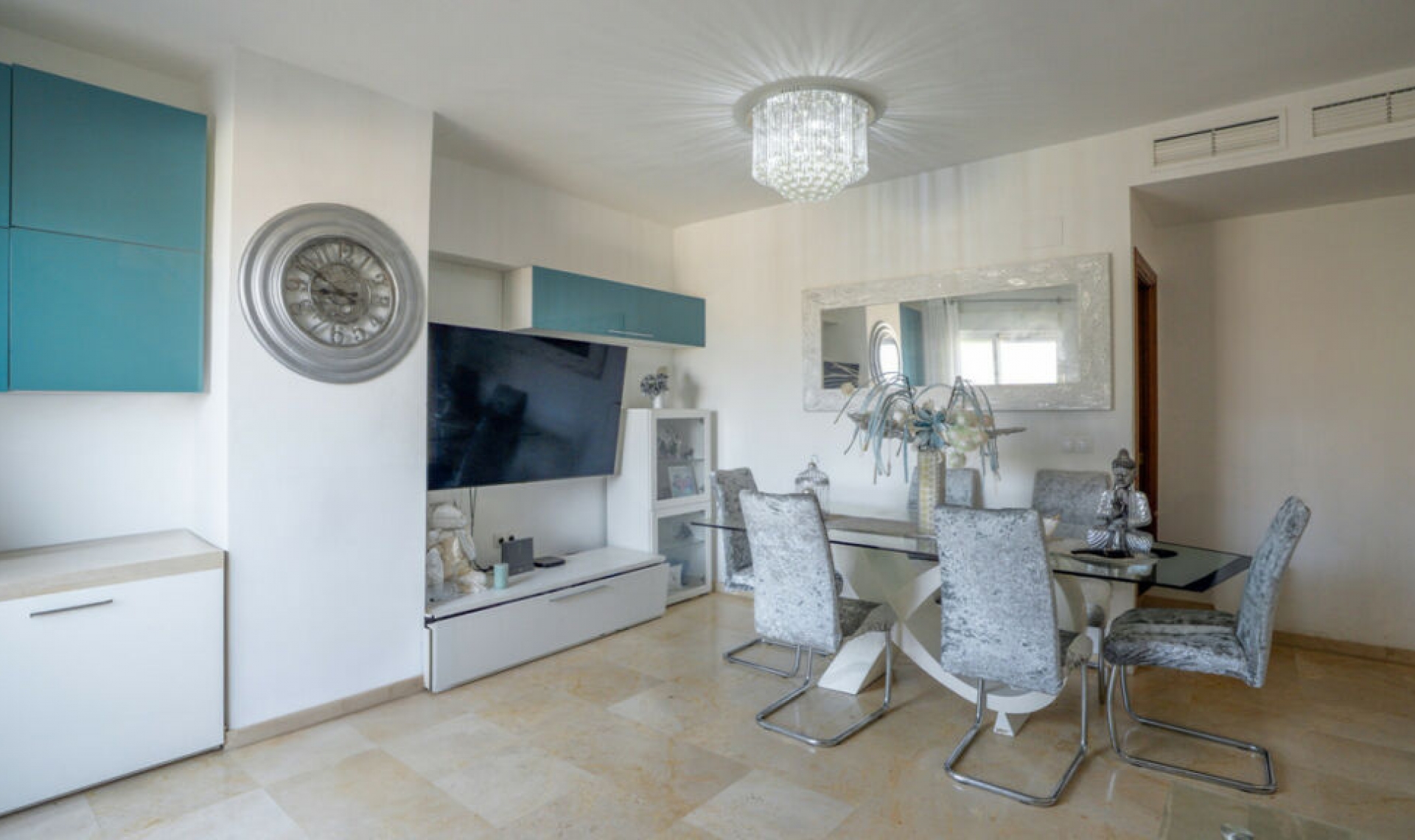 Resale - Apartment -
Estepona