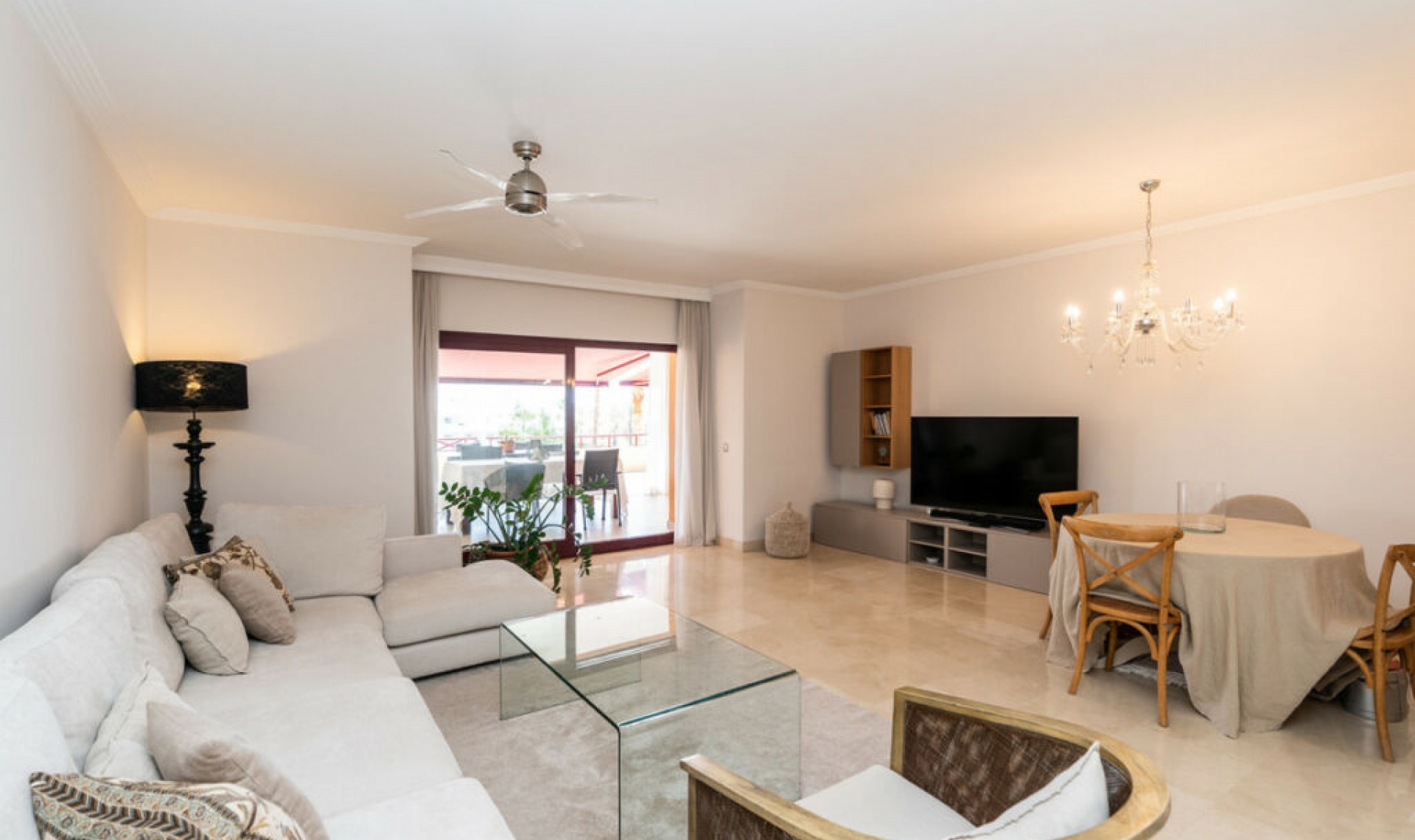 Resale - Apartment -
Estepona