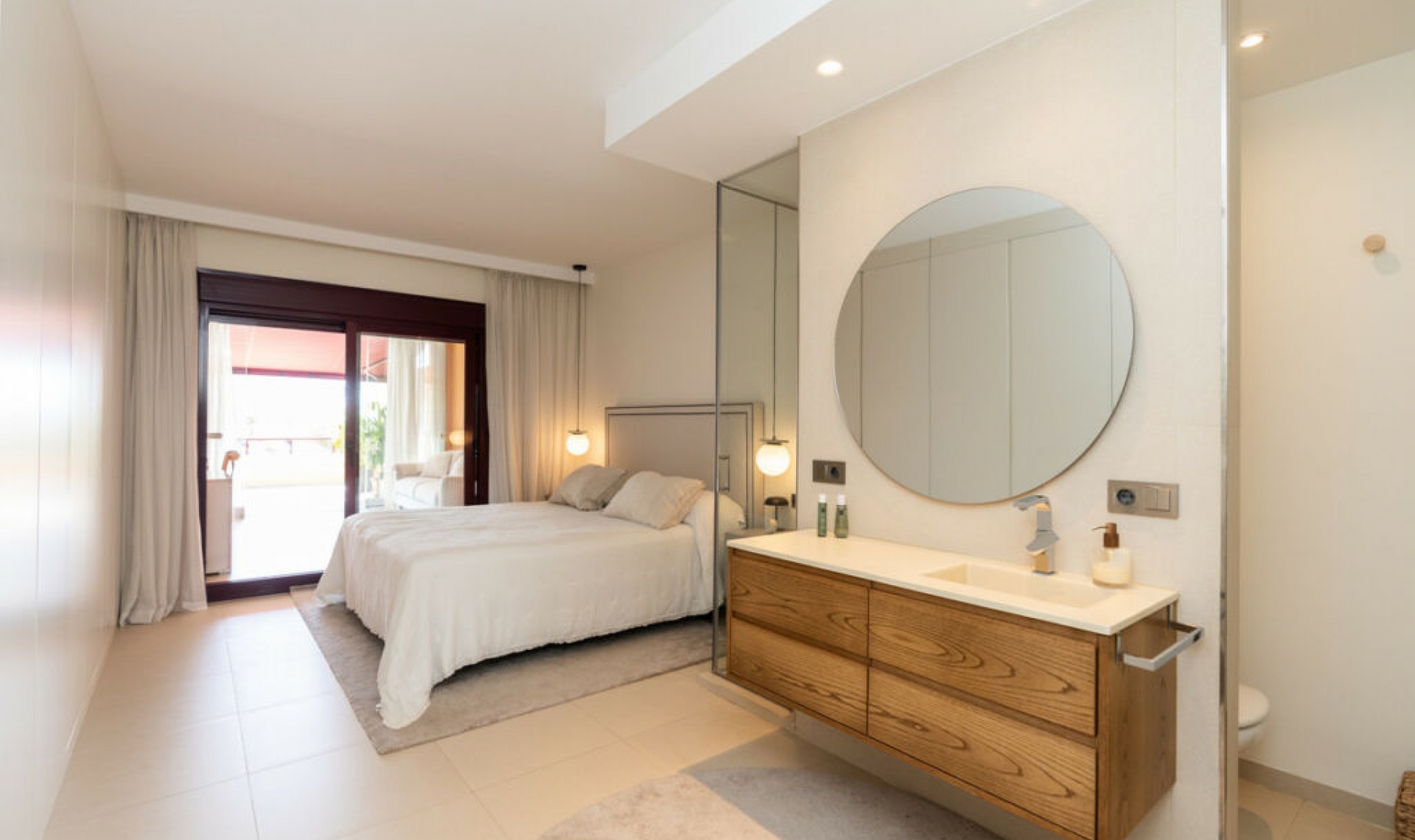 Resale - Apartment -
Estepona