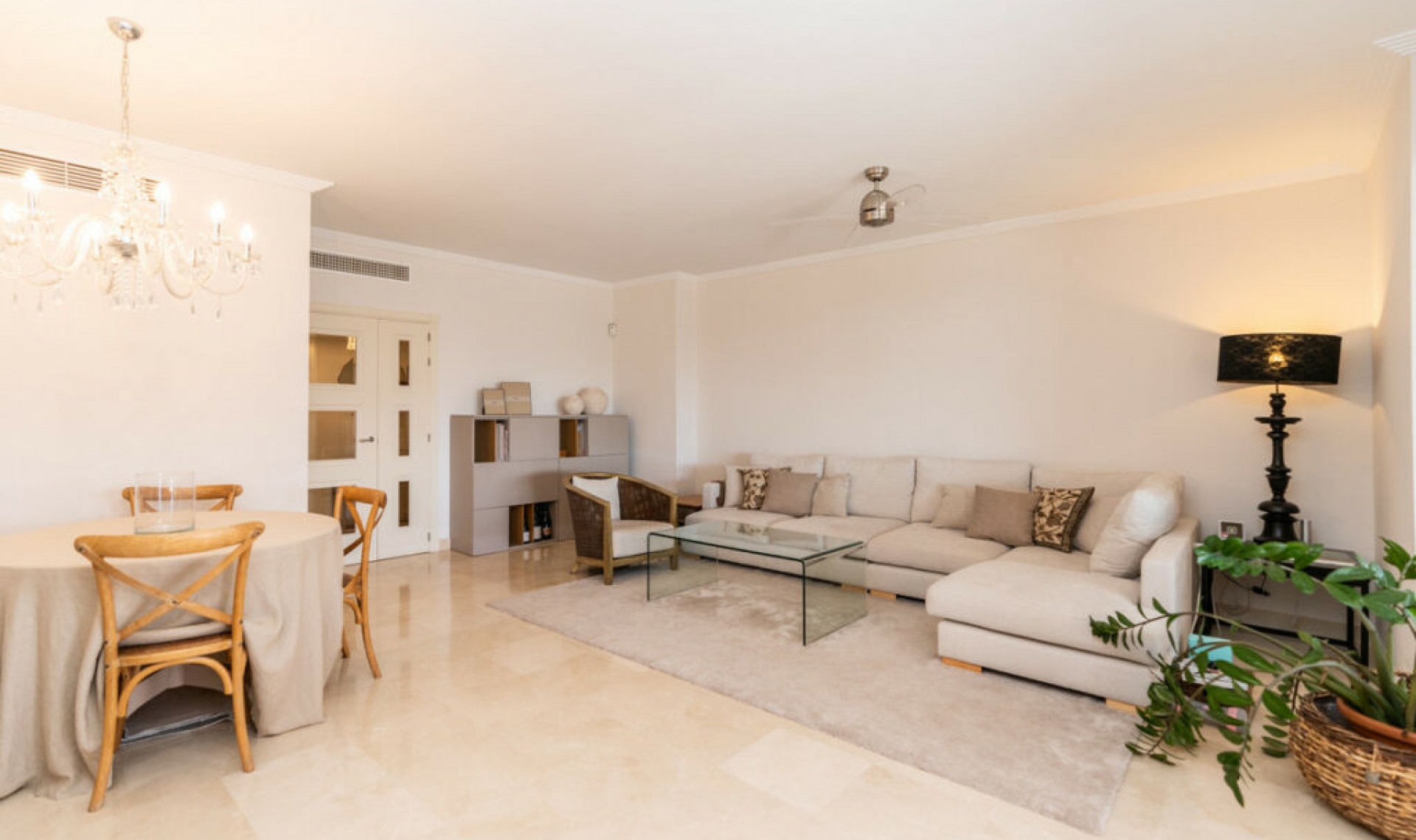 Resale - Apartment -
Estepona