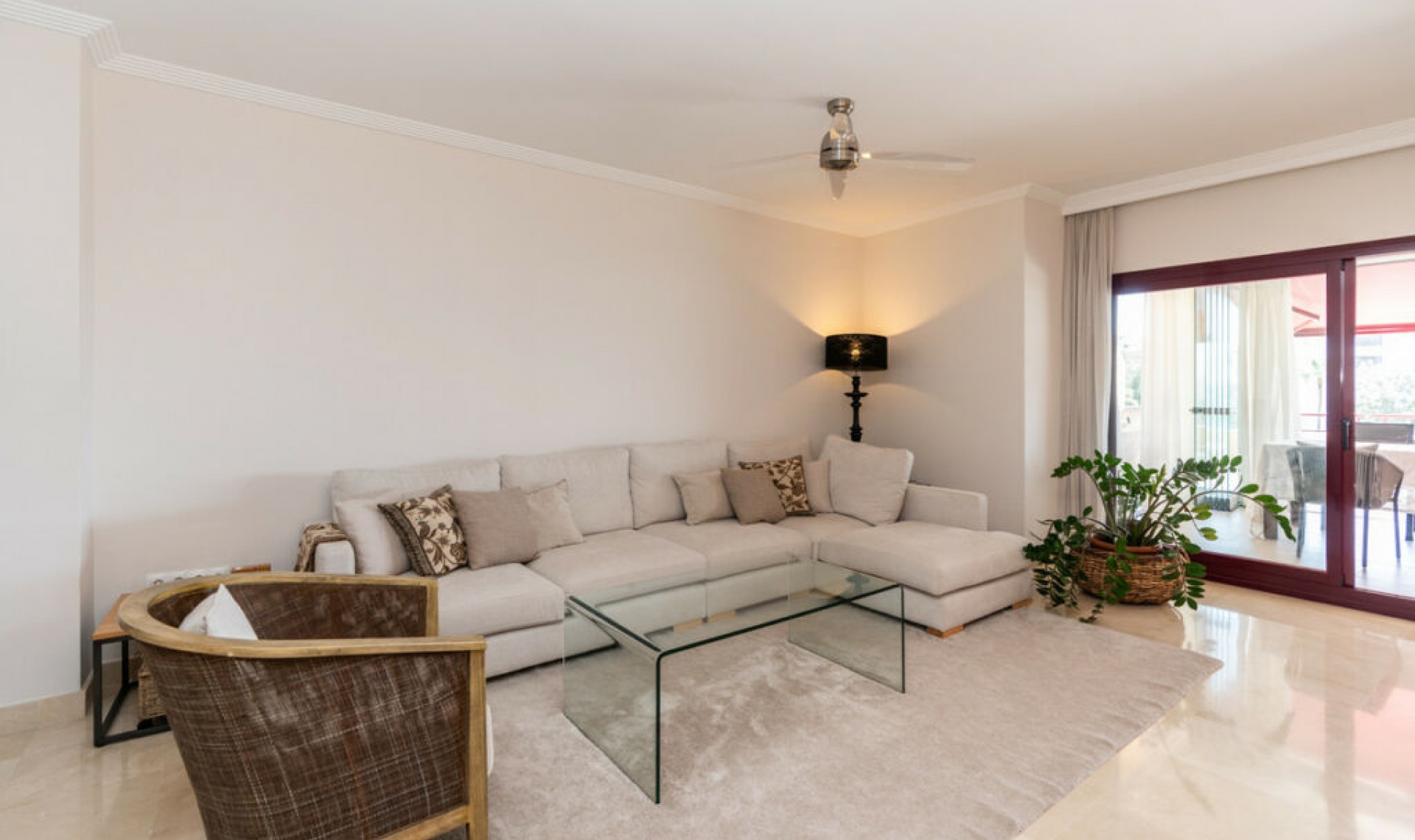 Resale - Apartment -
Estepona
