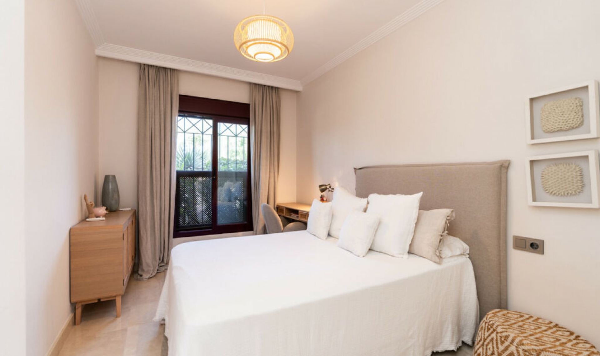 Resale - Apartment -
Estepona