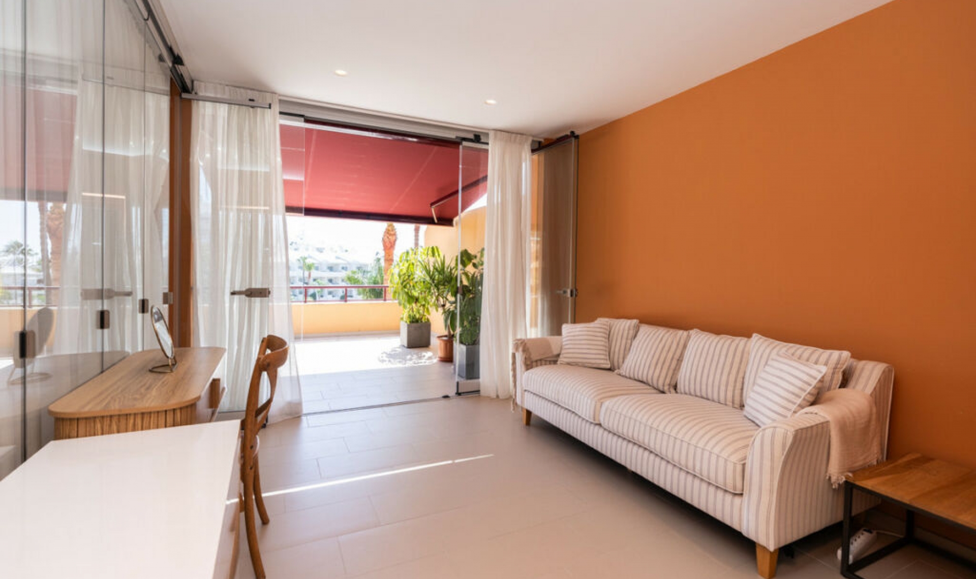 Resale - Apartment -
Estepona