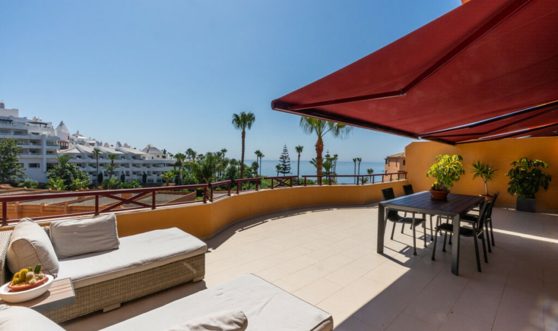 Resale - Apartment -
Estepona