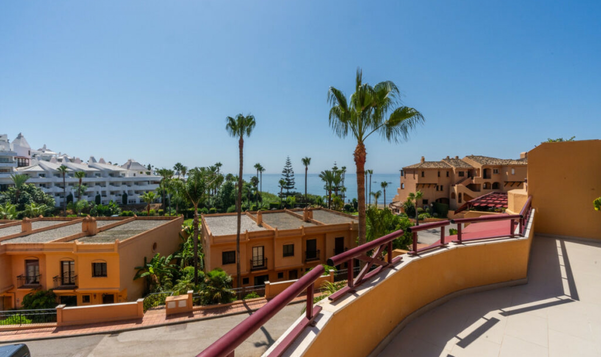 Resale - Apartment -
Estepona