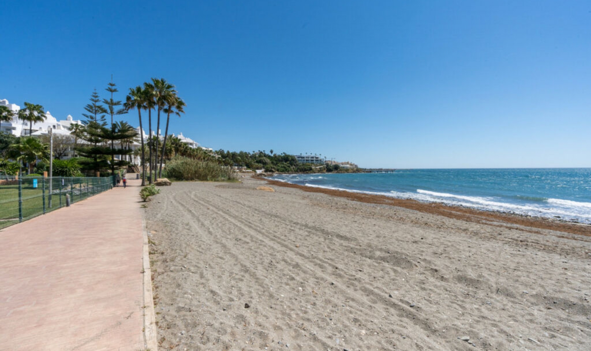 Resale - Apartment -
Estepona