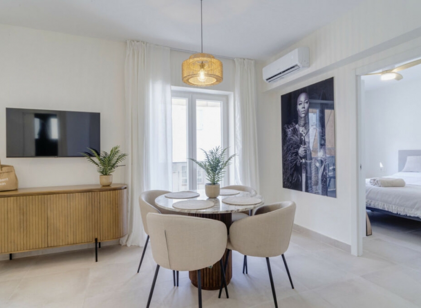 Resale - Apartment -
Estepona