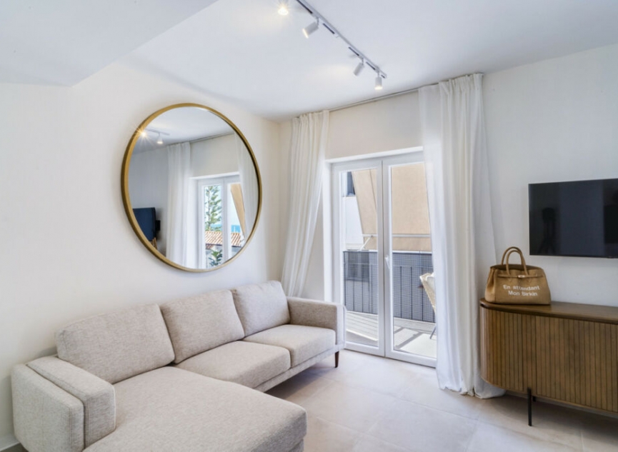 Resale - Apartment -
Estepona