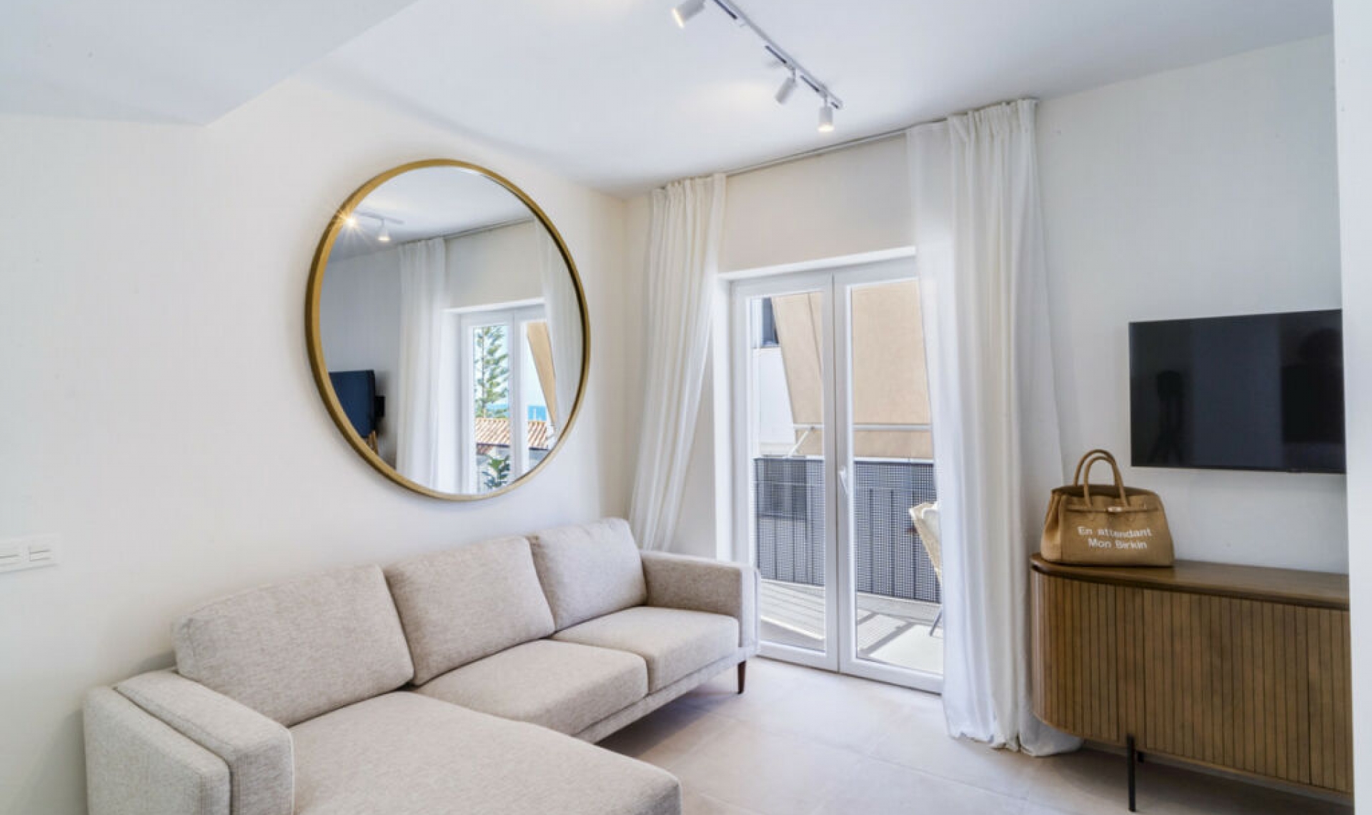 Resale - Apartment -
Estepona