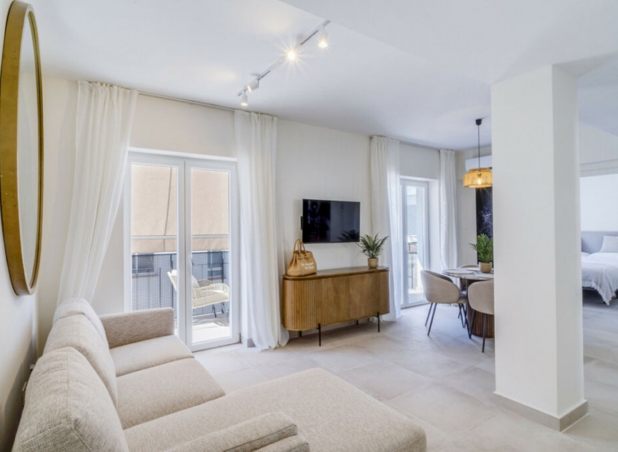 Resale - Apartment -
Estepona