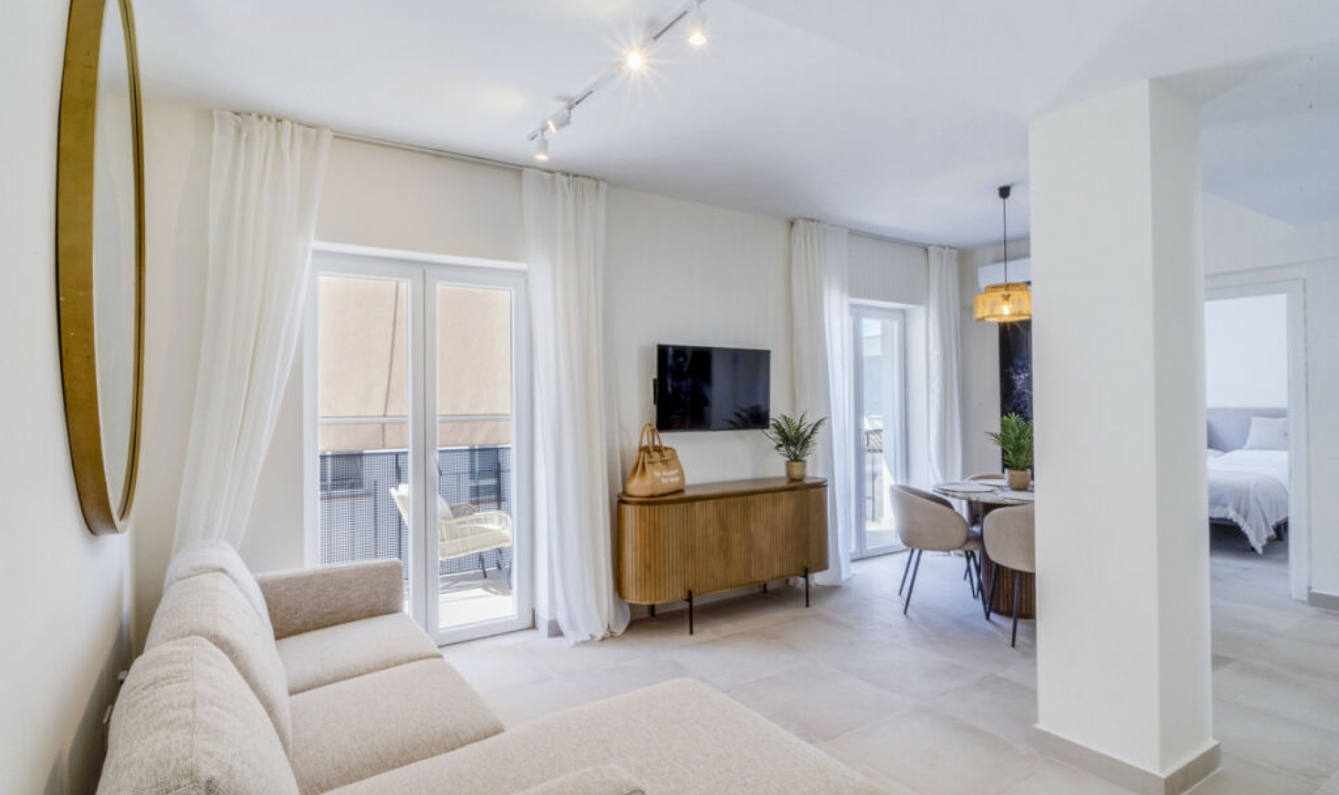 Resale - Apartment -
Estepona