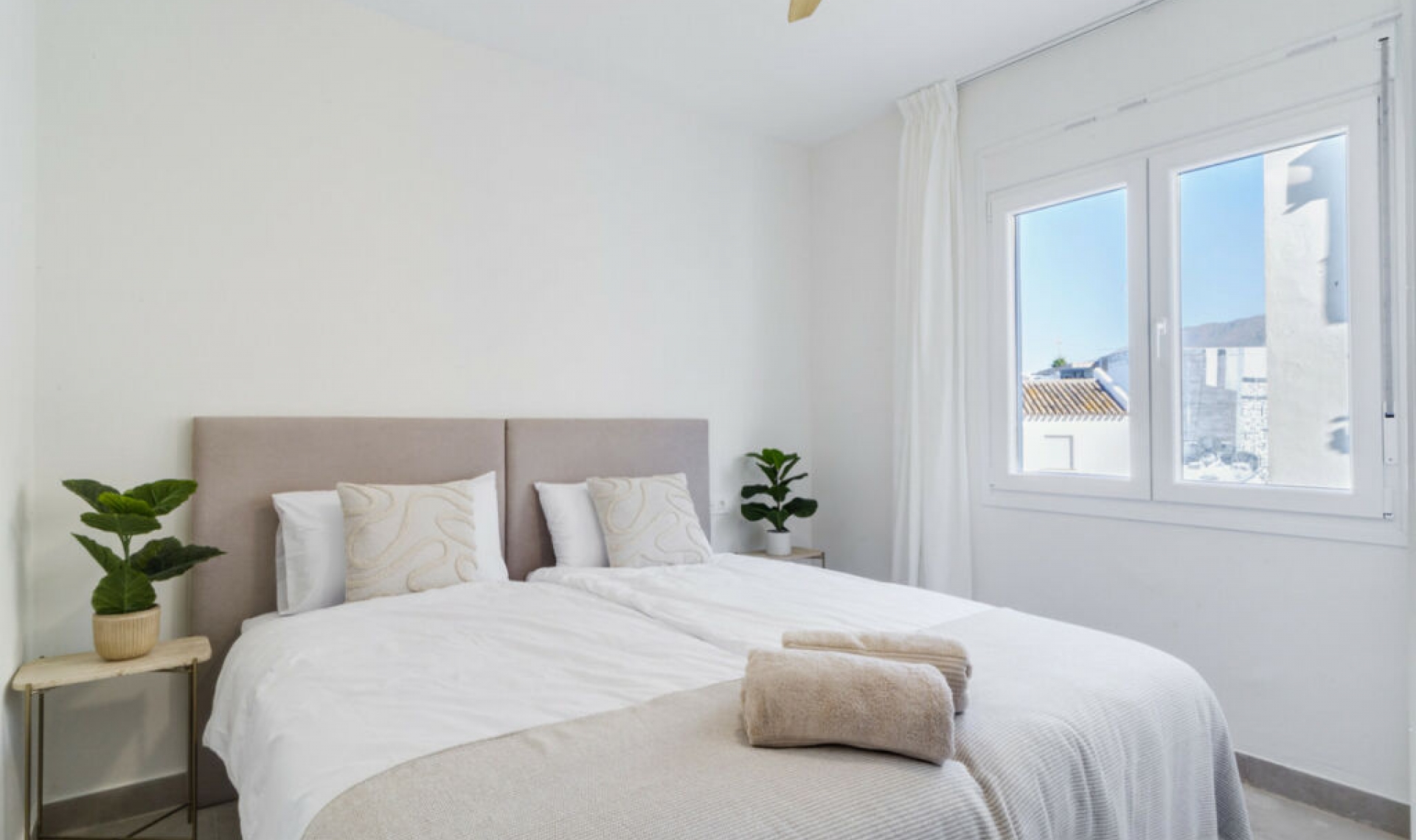 Resale - Apartment -
Estepona