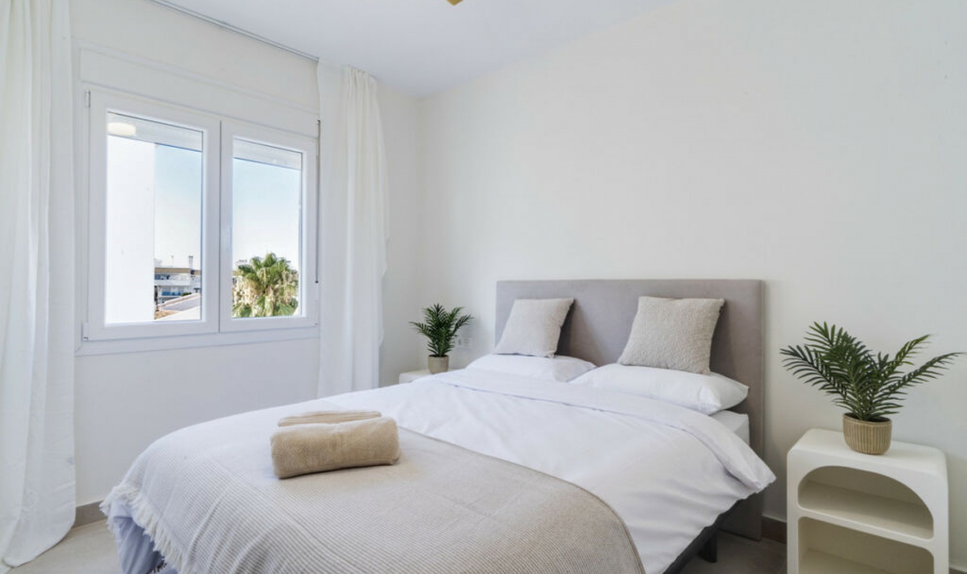 Resale - Apartment -
Estepona