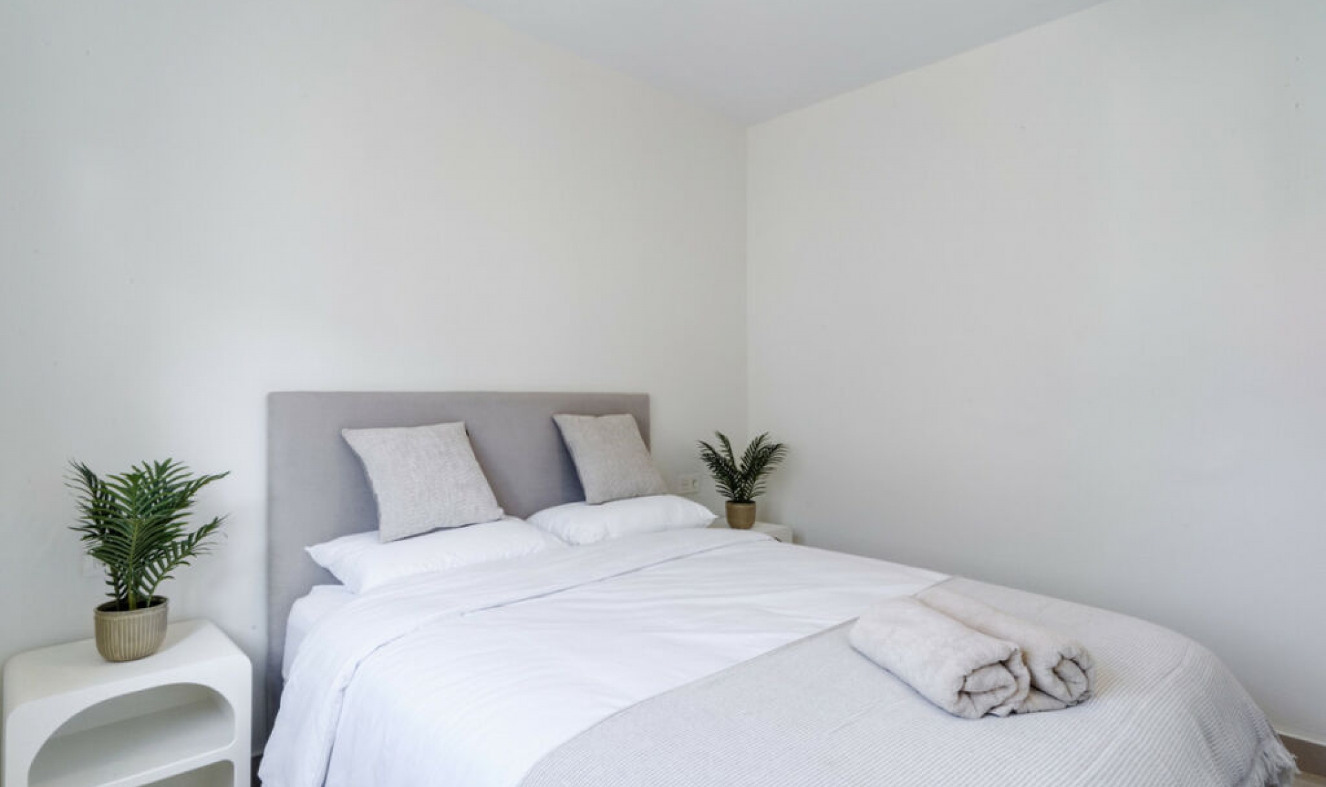 Resale - Apartment -
Estepona