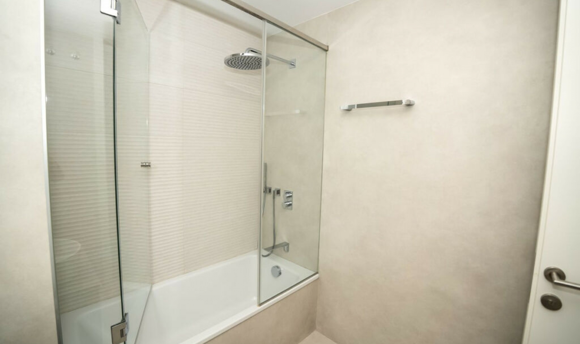 Resale - Apartment -
Estepona