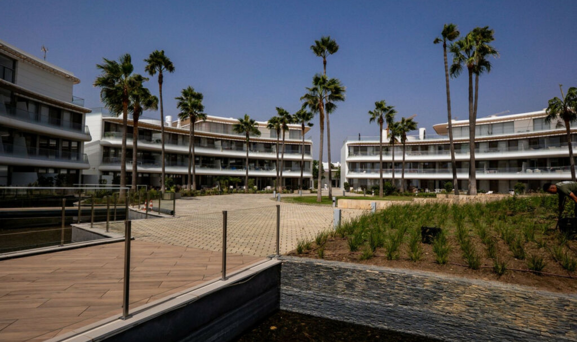 Resale - Apartment -
Estepona