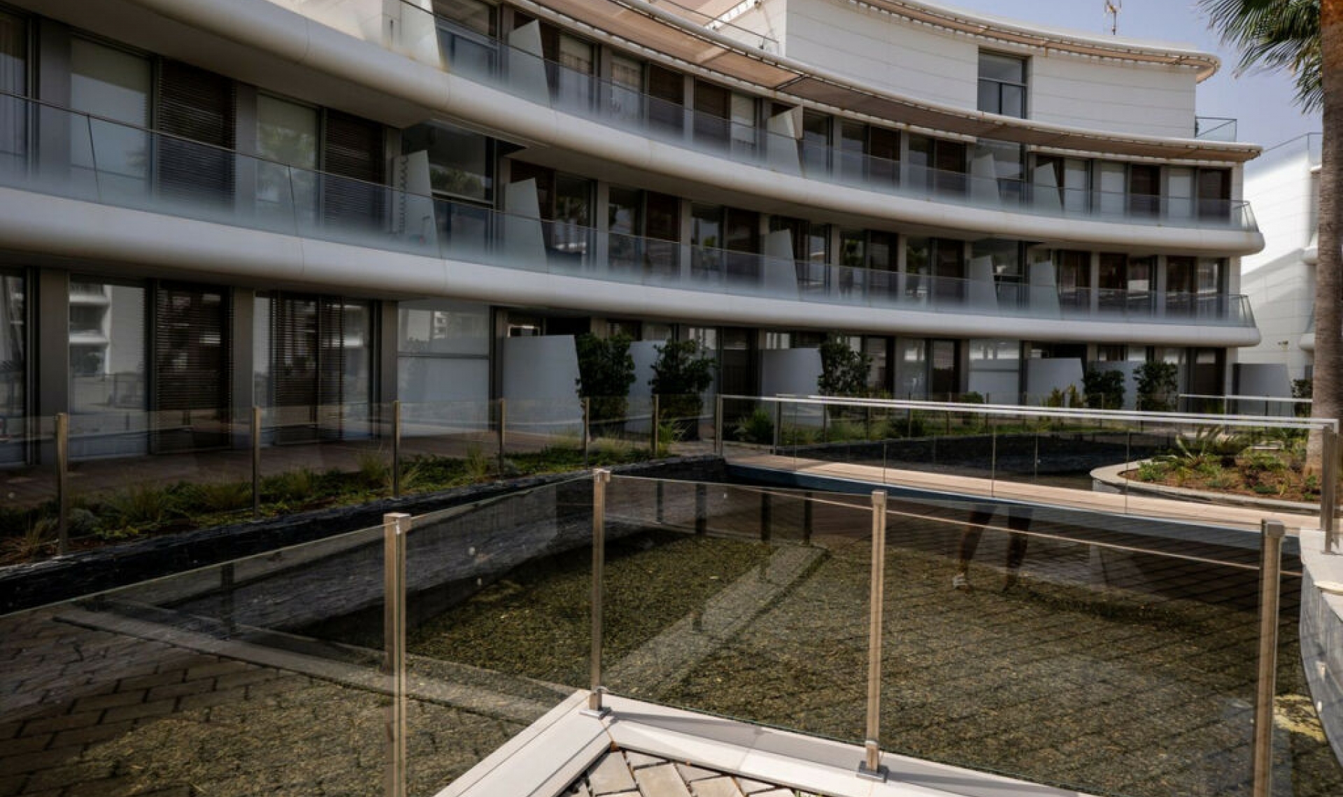 Resale - Apartment -
Estepona