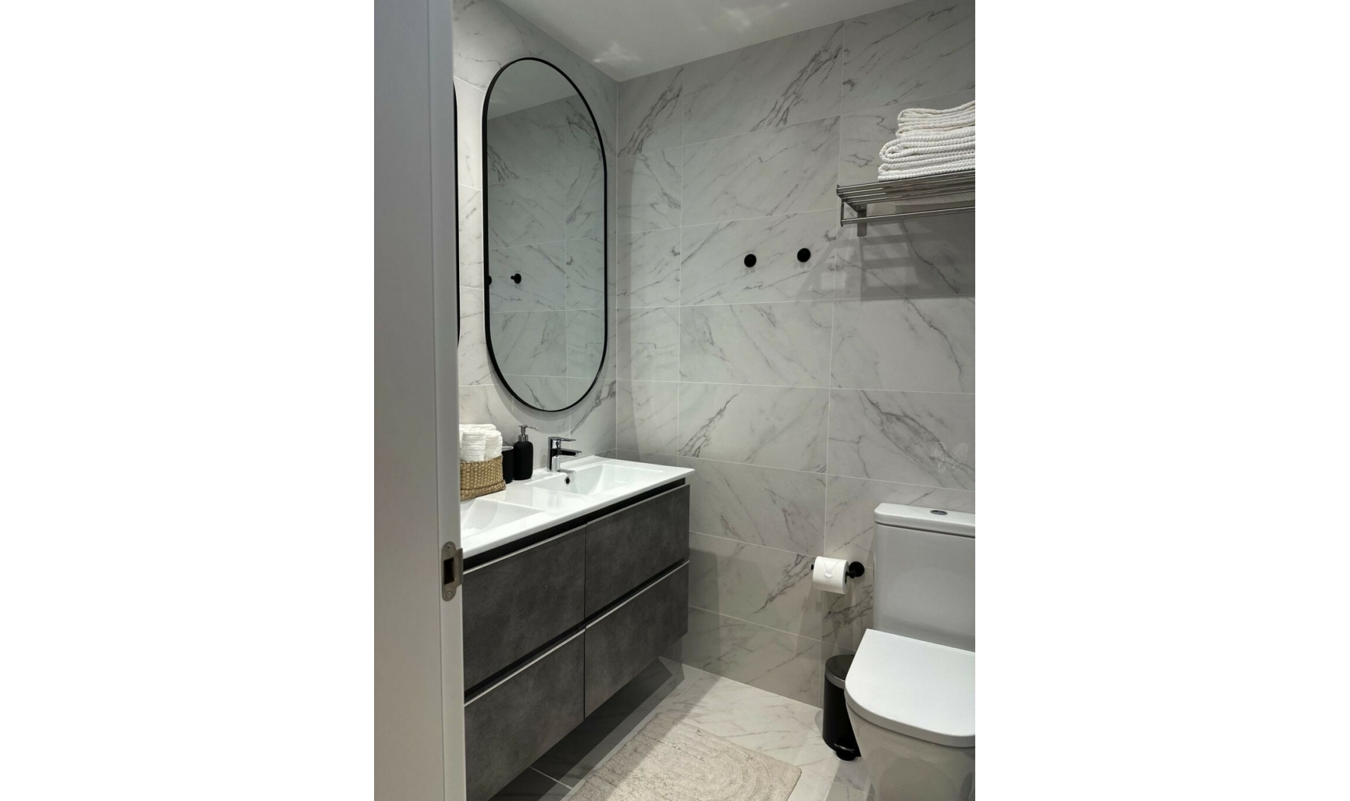 Resale - Apartment -
Estepona
