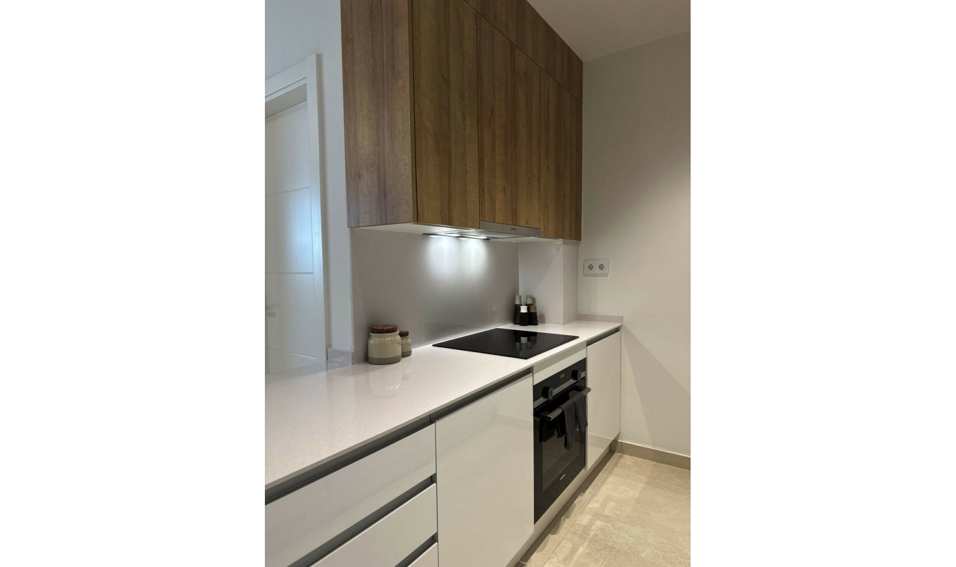 Resale - Apartment -
Estepona