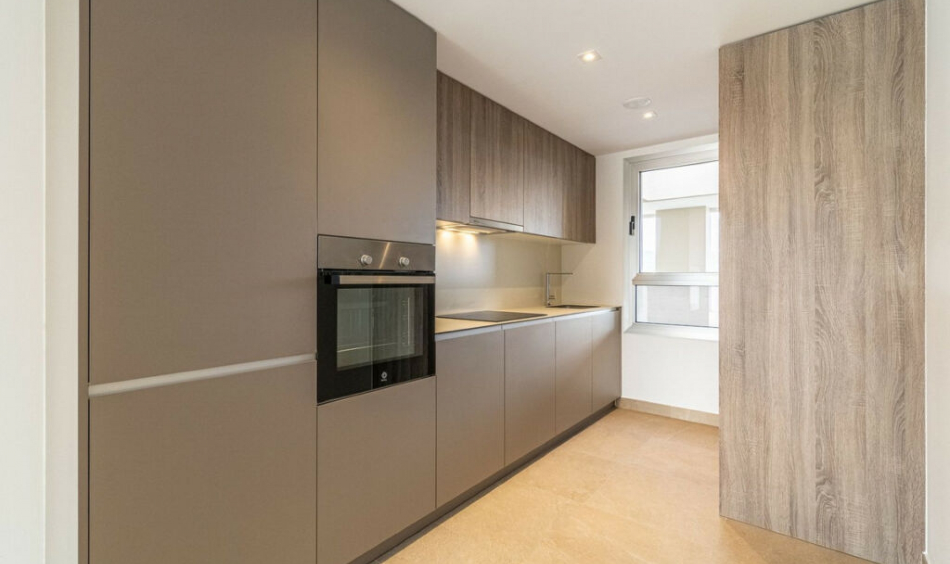 Resale - Apartment -
Estepona