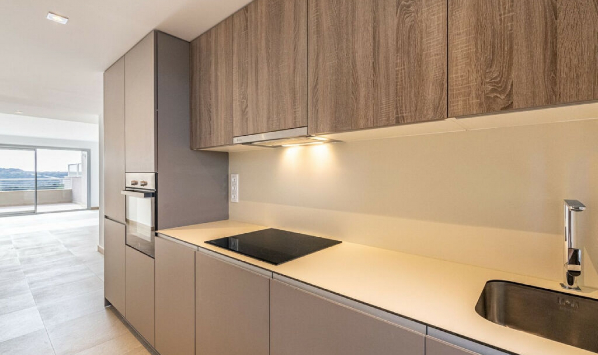 Resale - Apartment -
Estepona