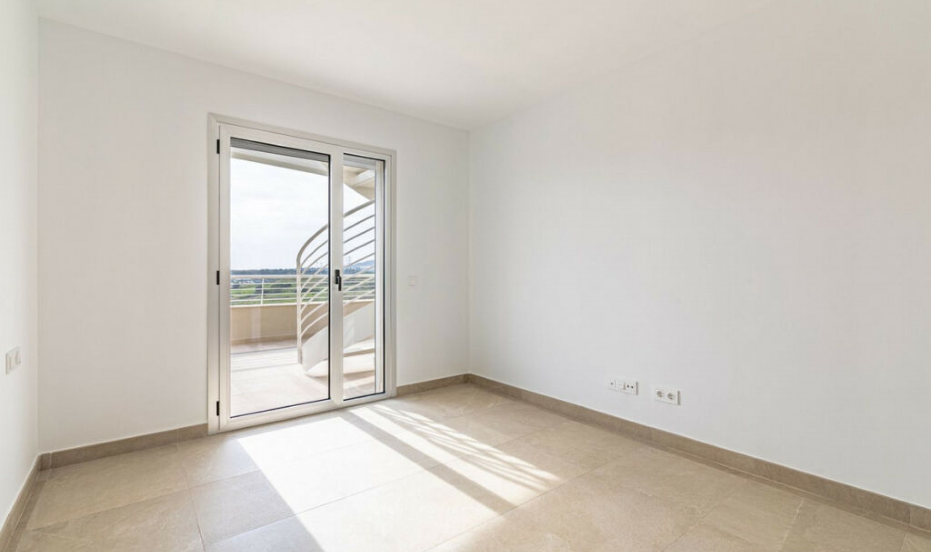 Resale - Apartment -
Estepona