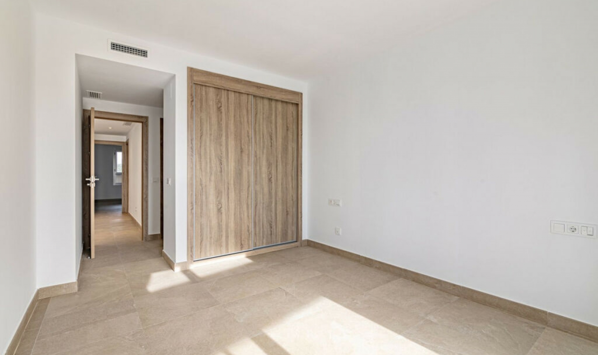 Resale - Apartment -
Estepona