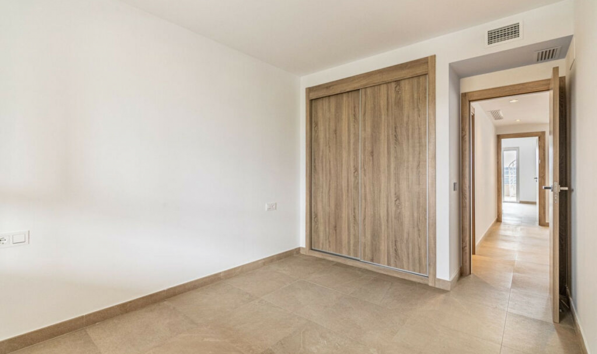 Resale - Apartment -
Estepona