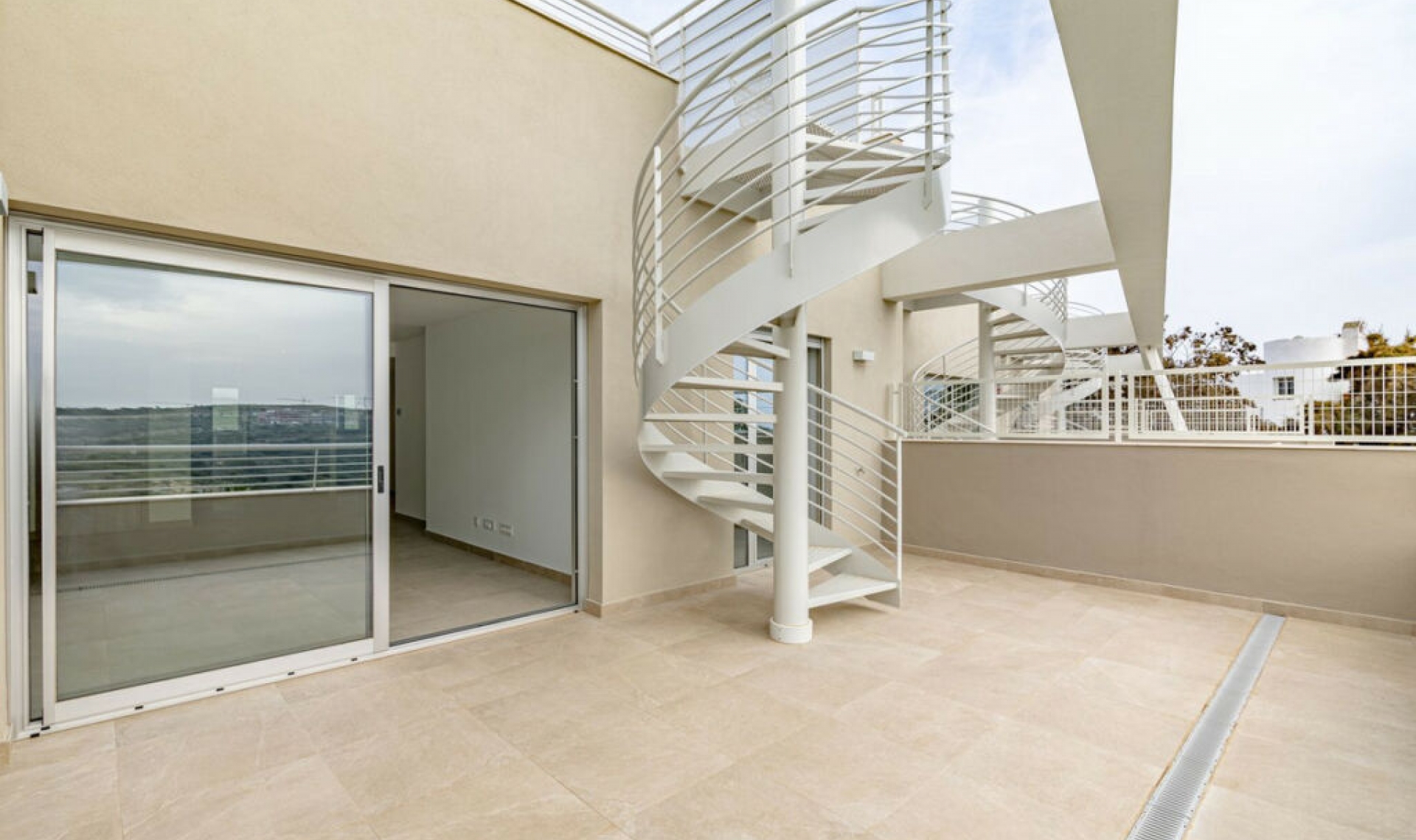 Resale - Apartment -
Estepona