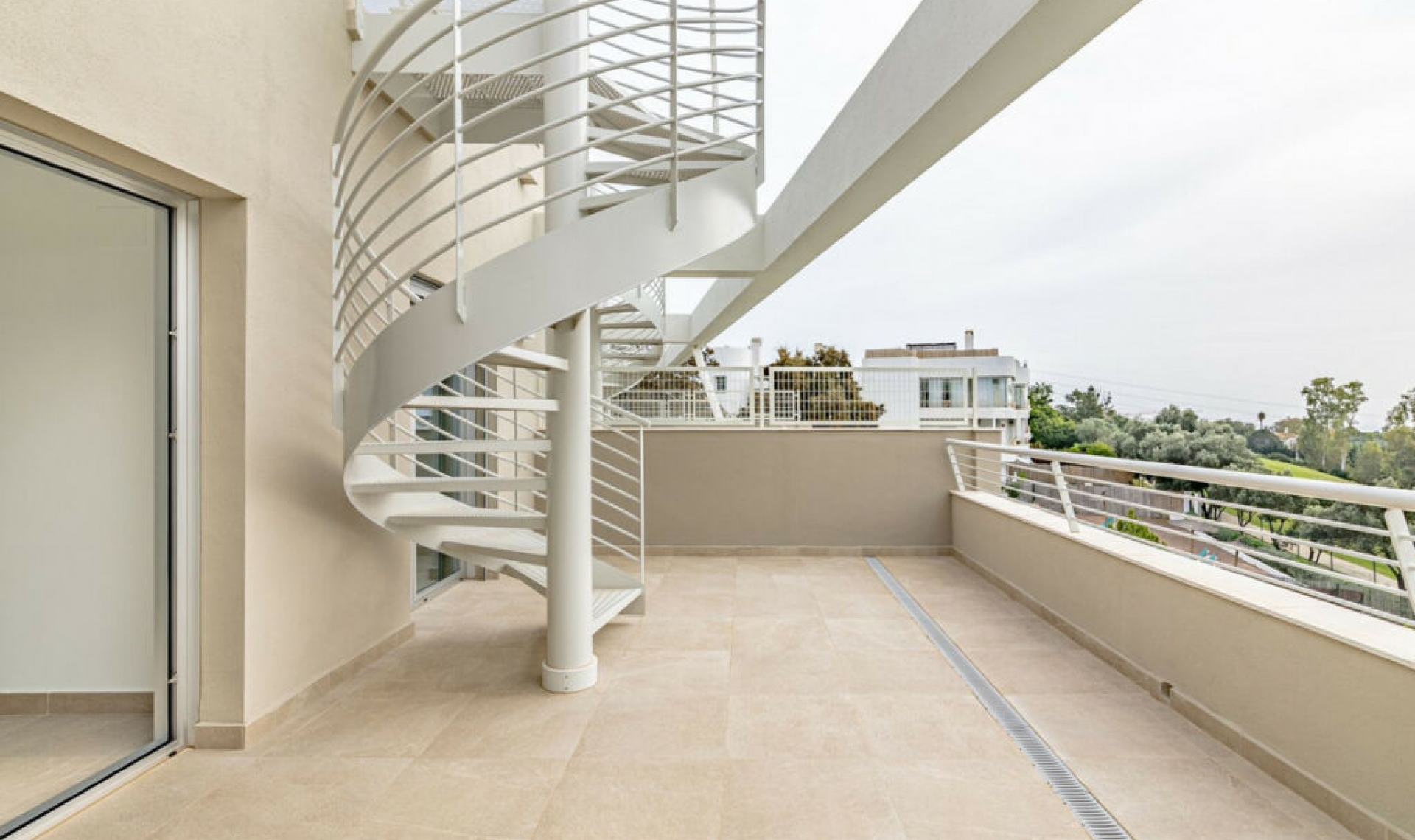 Resale - Apartment -
Estepona