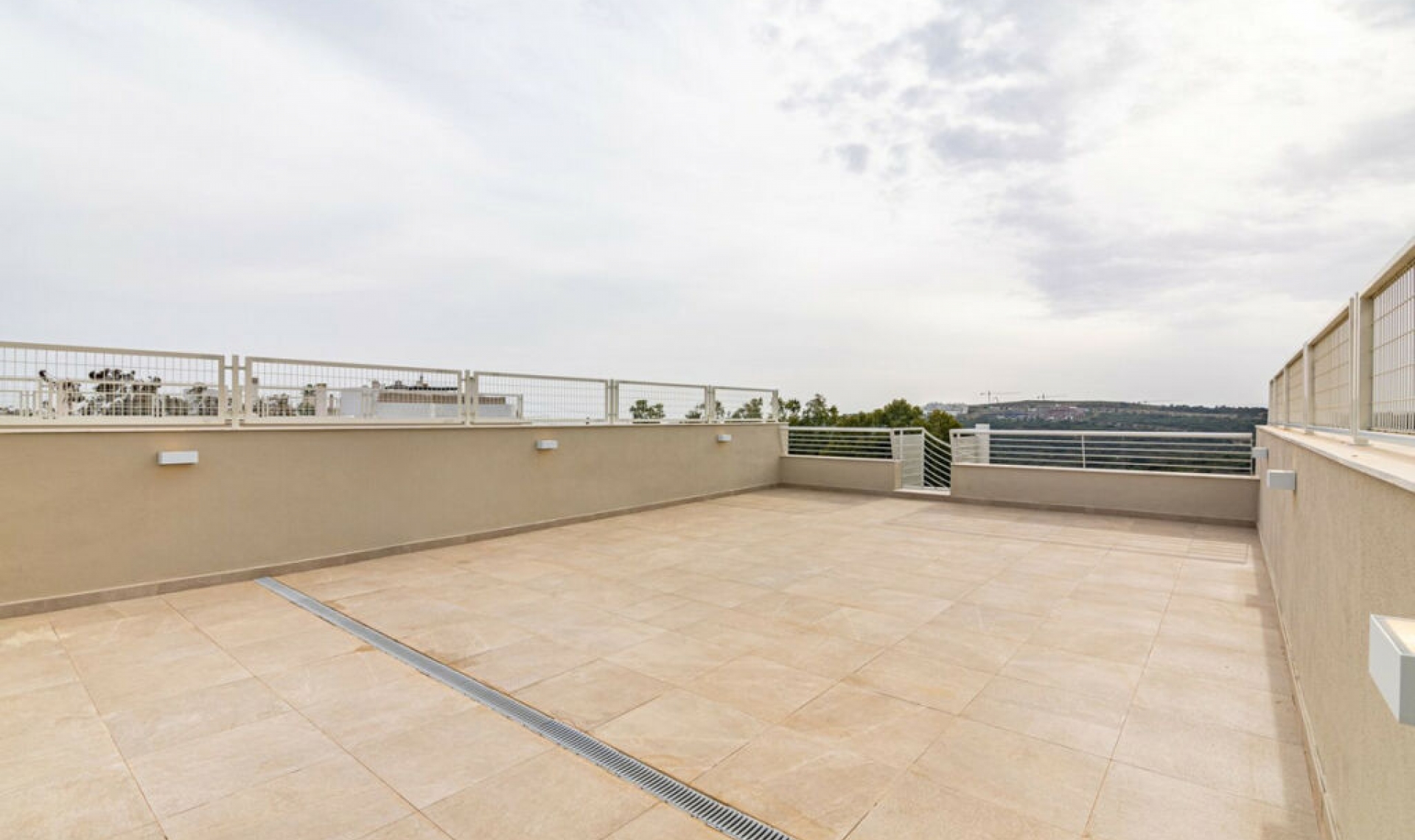 Resale - Apartment -
Estepona