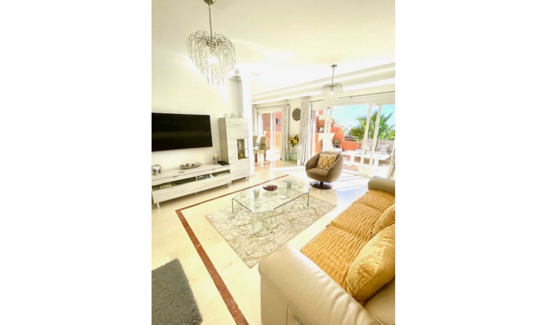 Resale - Apartment -
Estepona