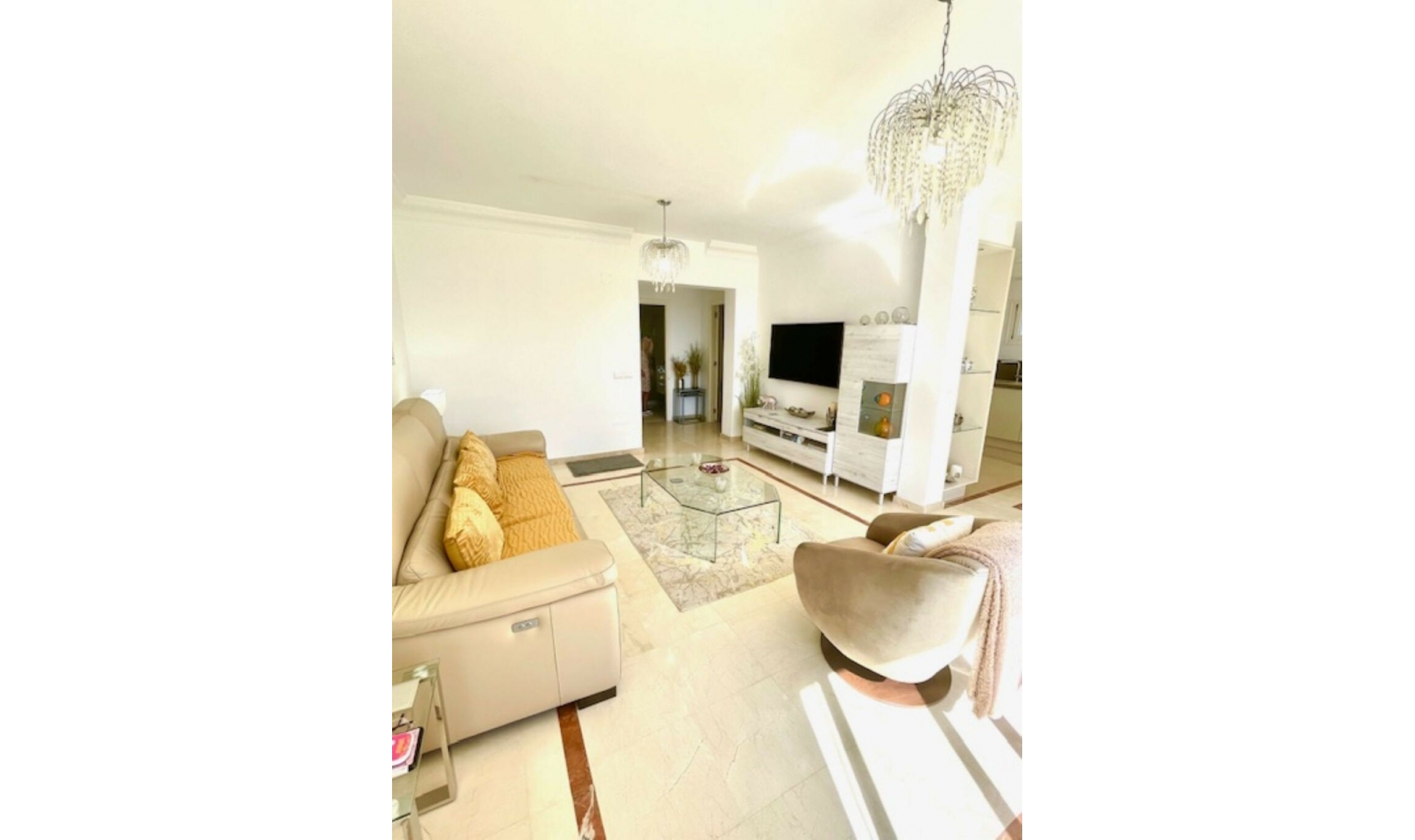 Resale - Apartment -
Estepona