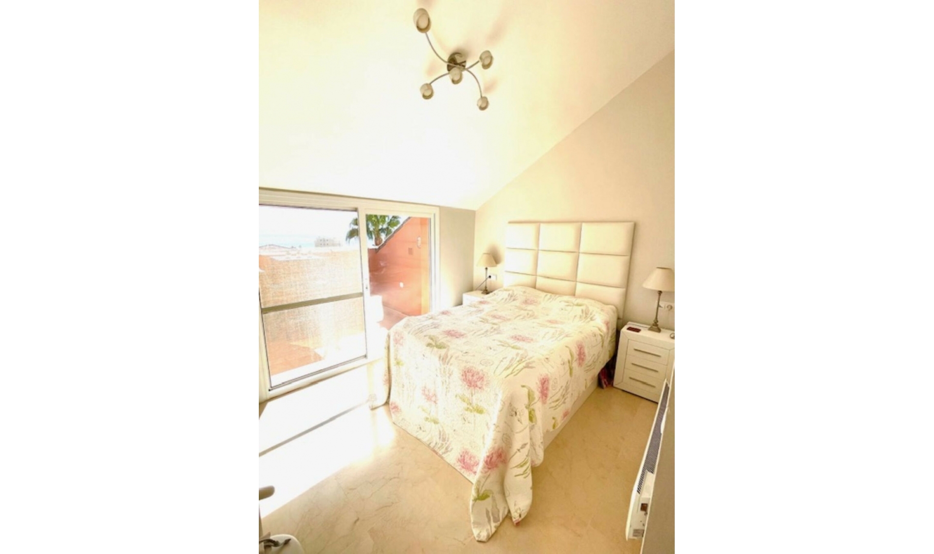 Resale - Apartment -
Estepona