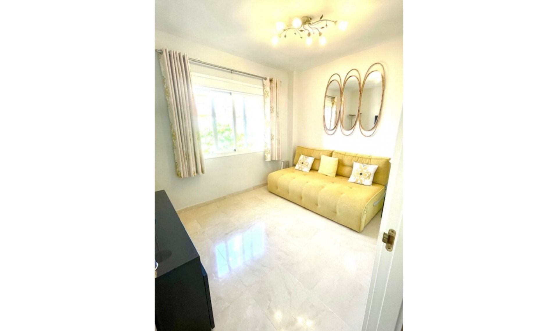 Resale - Apartment -
Estepona