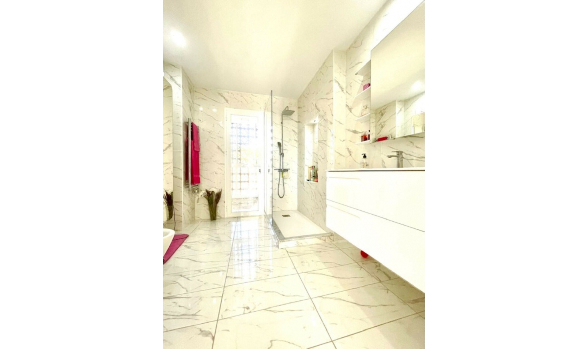 Resale - Apartment -
Estepona