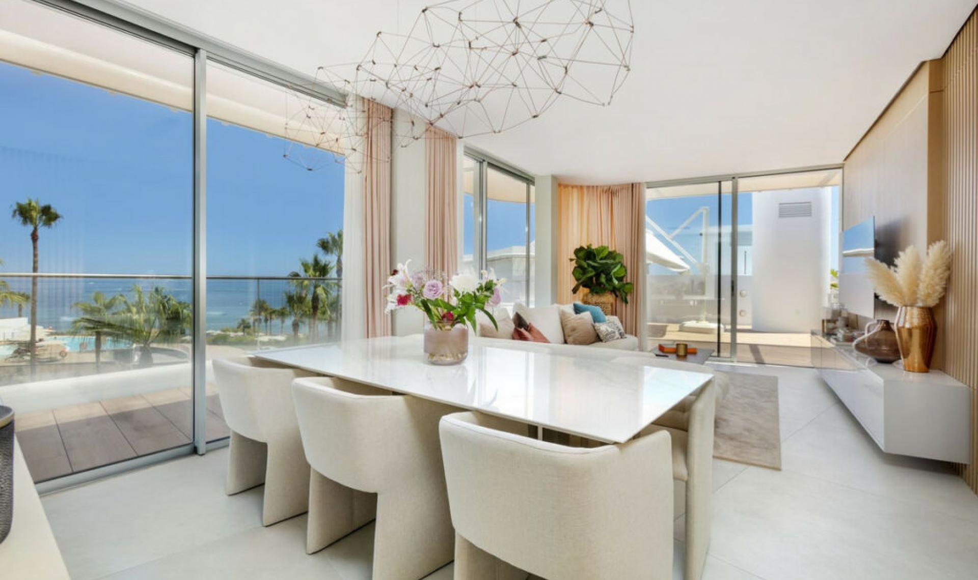 Resale - Apartment -
Estepona