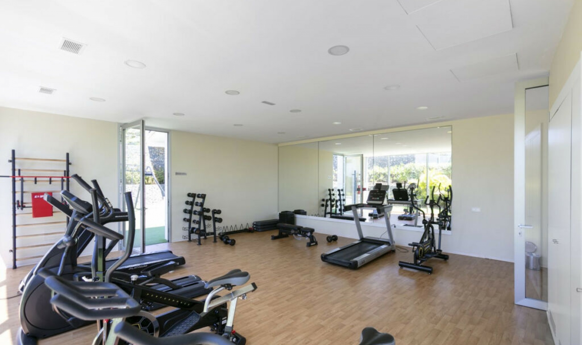 Resale - Apartment -
Estepona