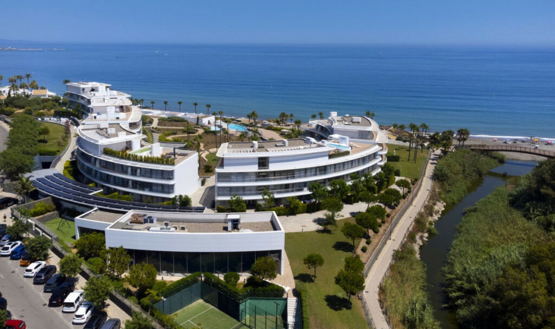 Resale - Apartment -
Estepona
