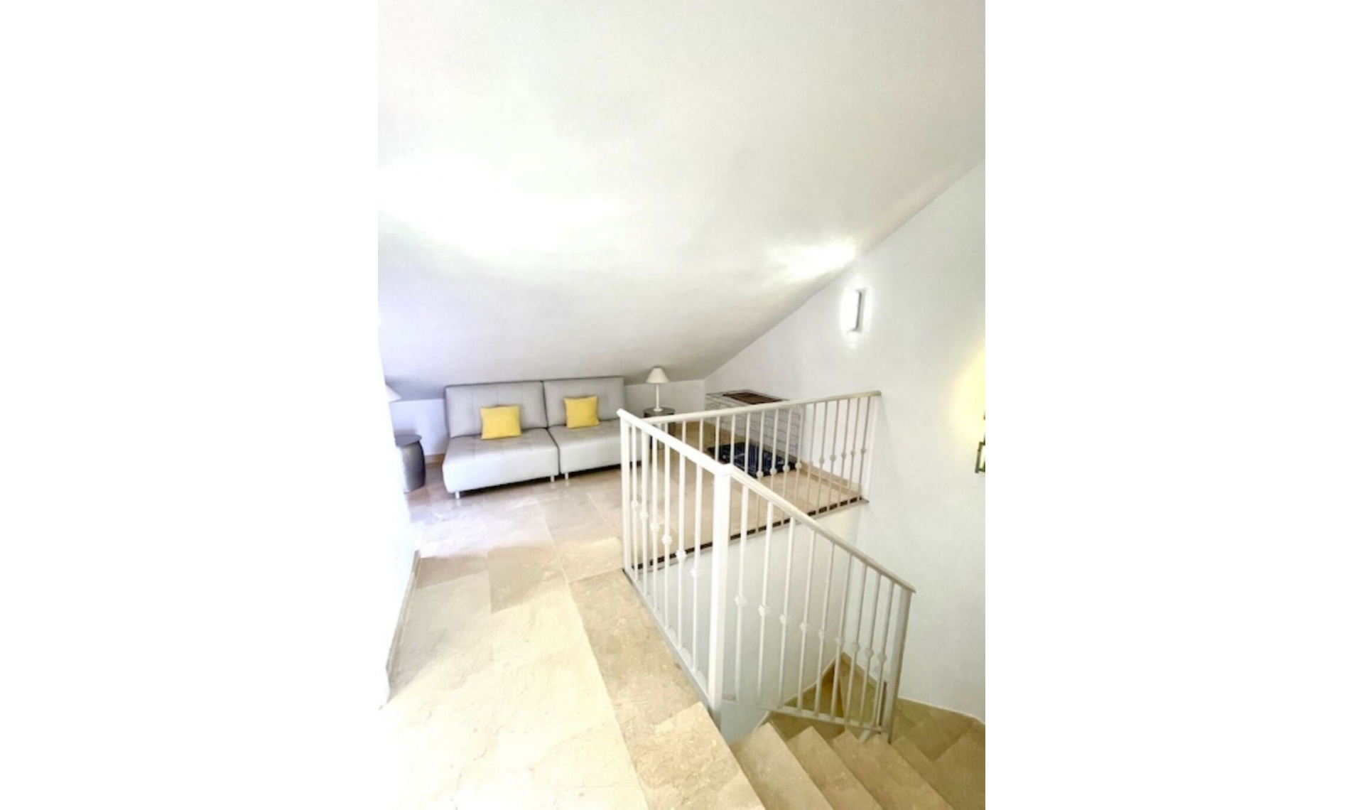 Resale - Apartment -
Estepona