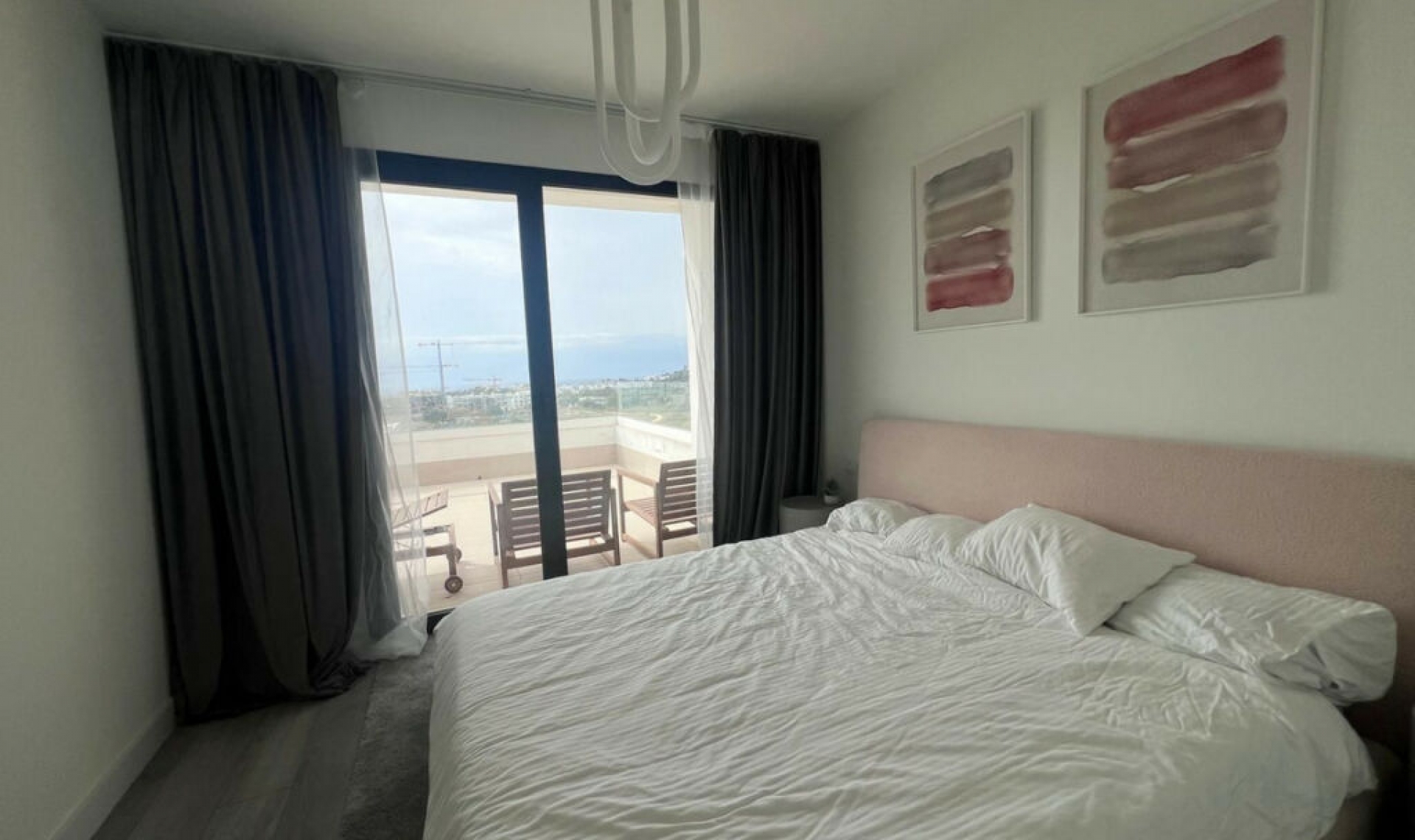 Resale - Apartment -
Estepona