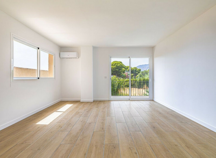 Resale - Apartment -
Estepona