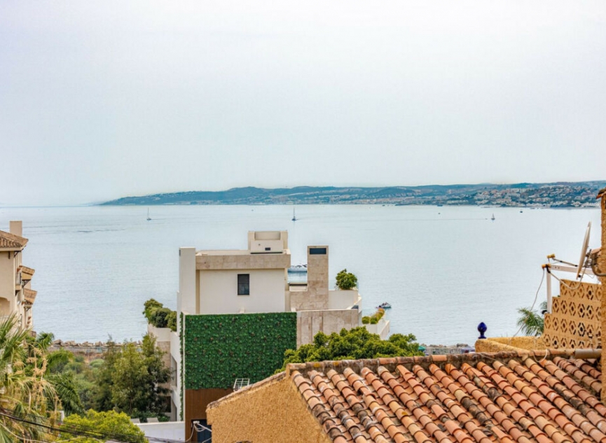 Resale - Apartment -
Estepona