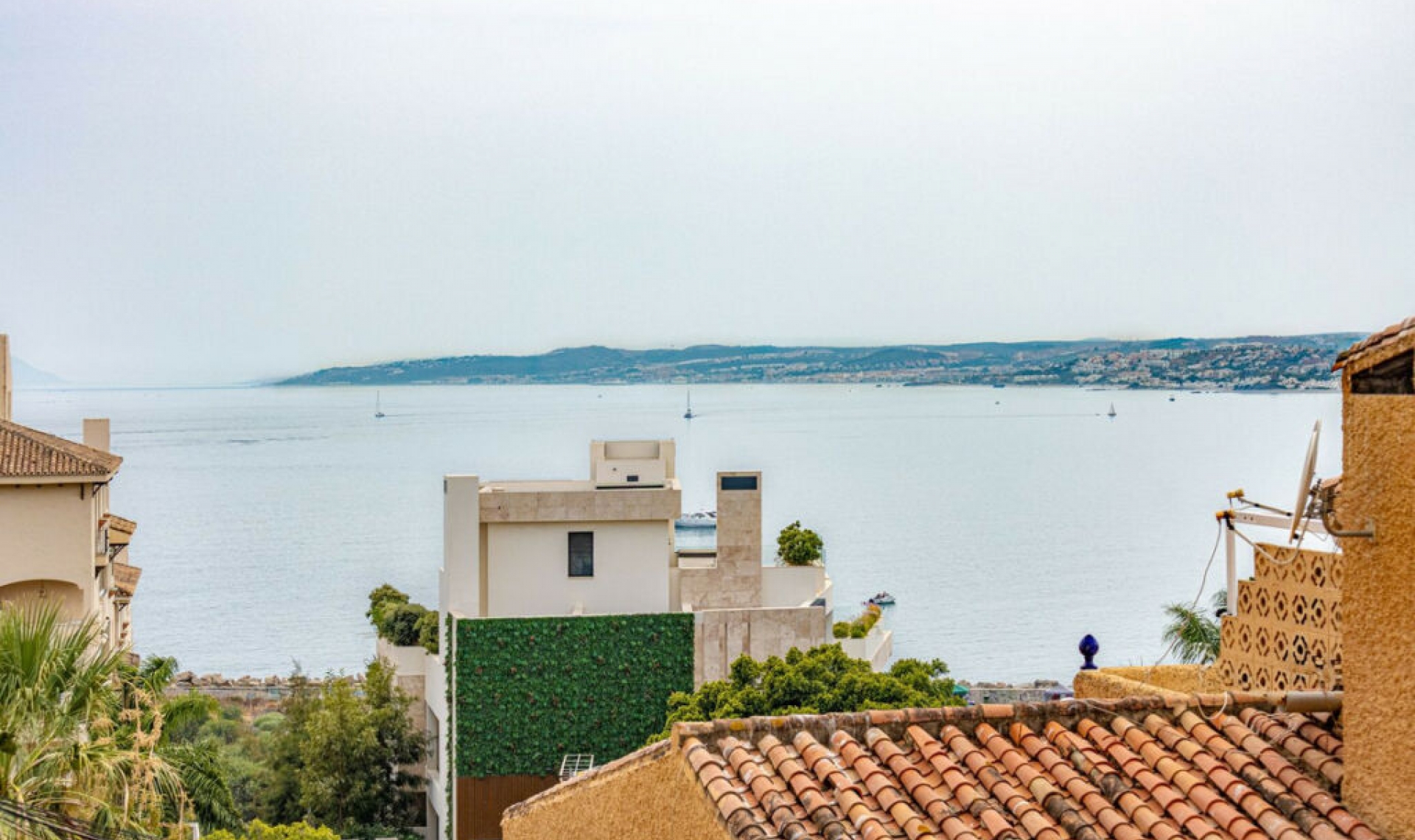 Resale - Apartment -
Estepona