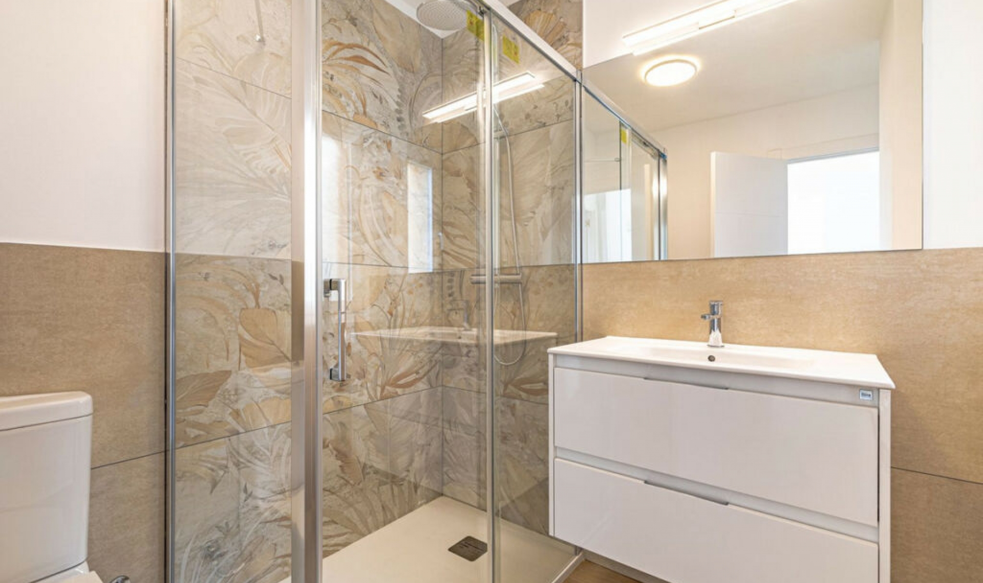 Resale - Apartment -
Estepona