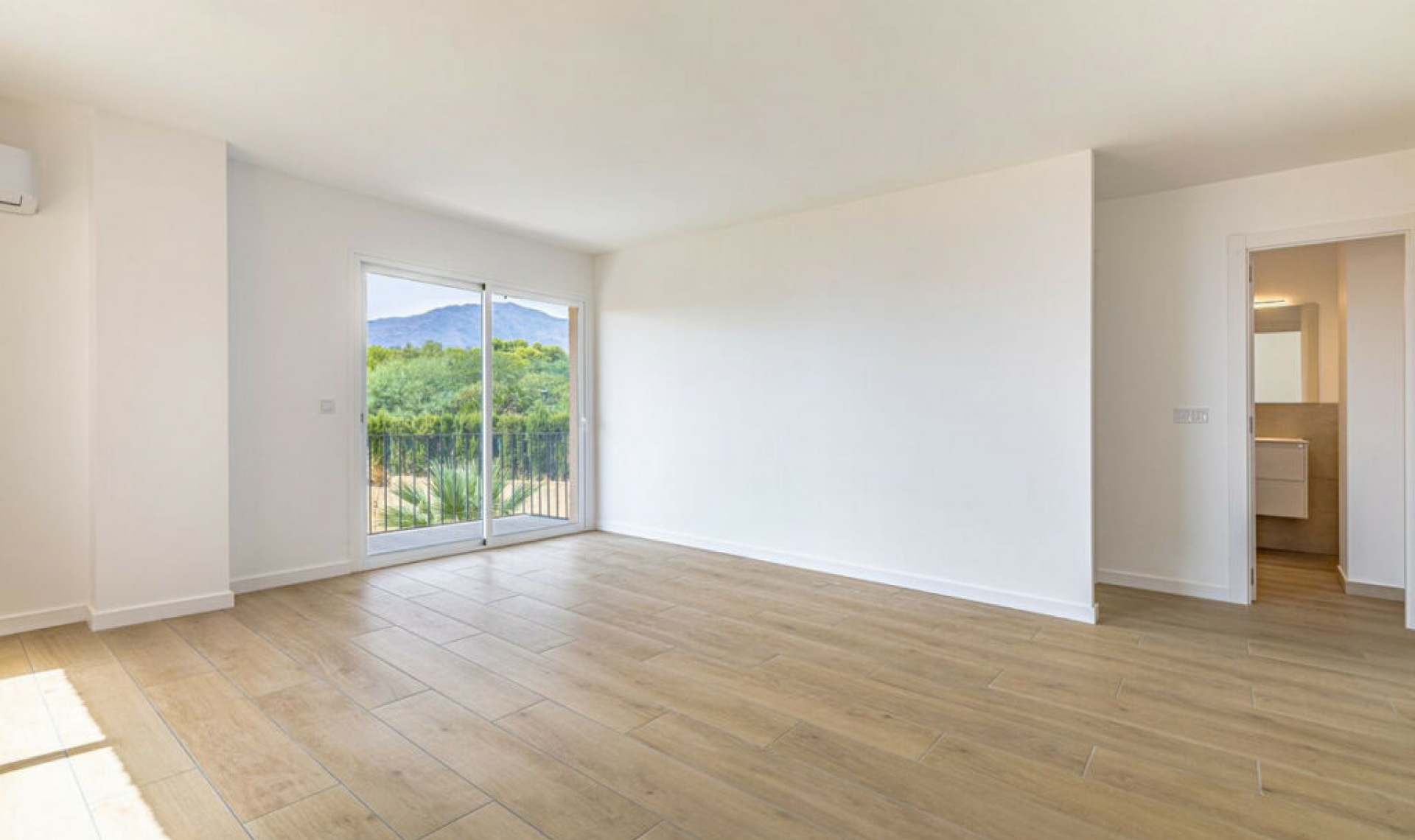 Resale - Apartment -
Estepona