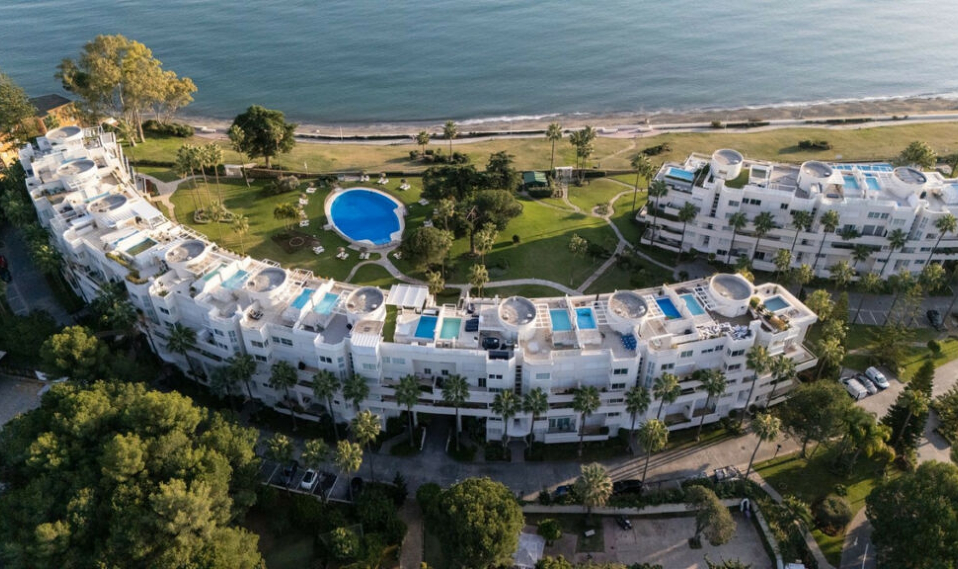 Resale - Apartment -
Estepona