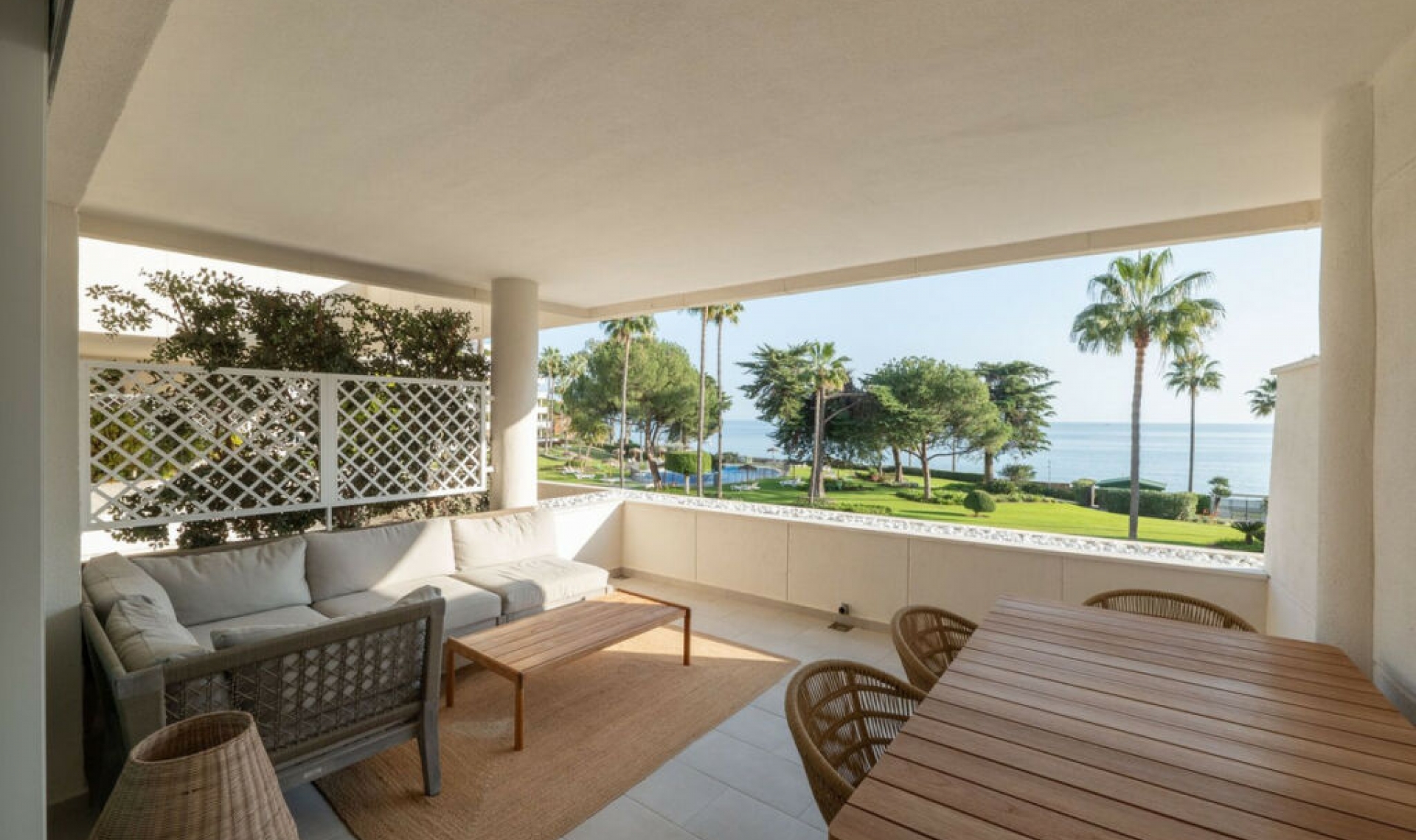 Resale - Apartment -
Estepona