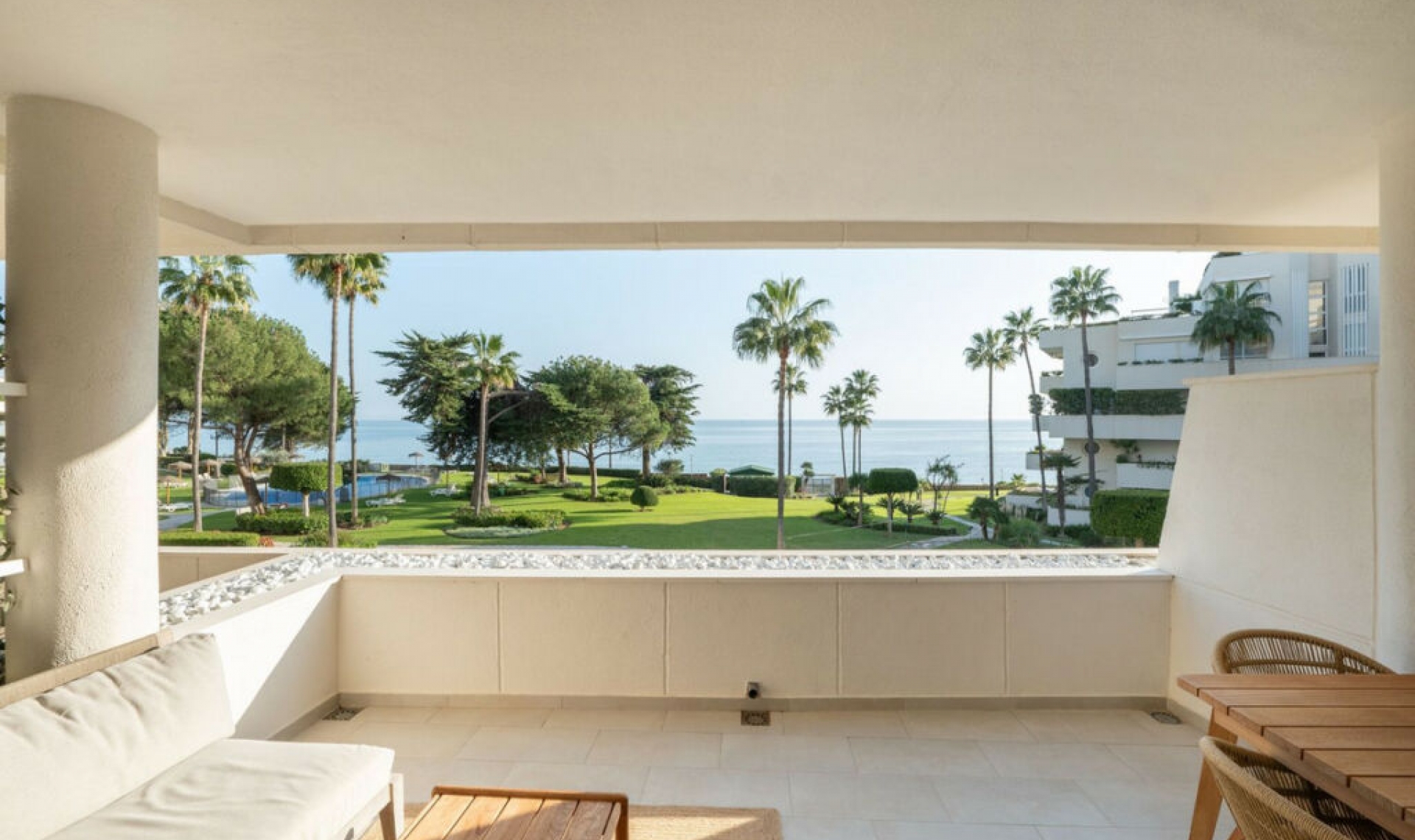 Resale - Apartment -
Estepona